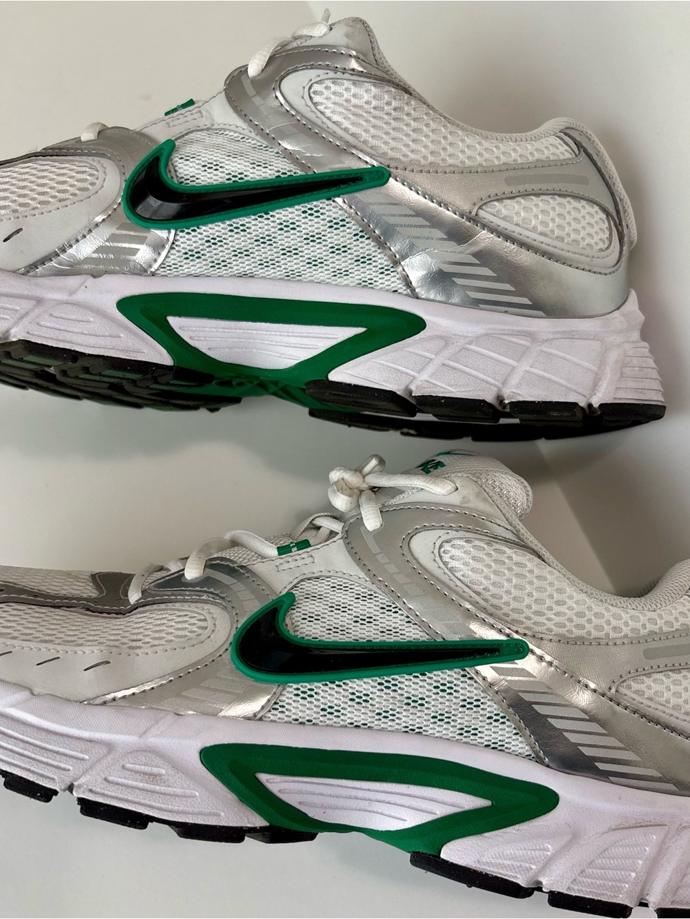 Nike V5 RNR White, Silver & Green Athletic Sneakers, Sz 14, Excellent Condition